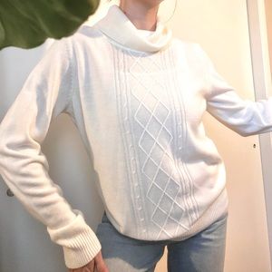 Excellent Condition Karen Scott Cream Cowl Neck 100% Acrylic Sweater Size Large